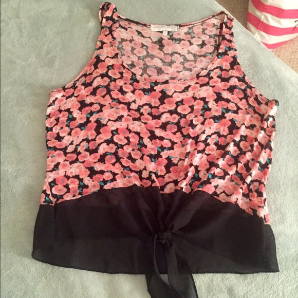 Tanktop crop top with front tie