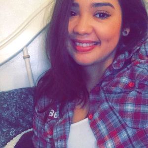 Meet your Posher, Alexis