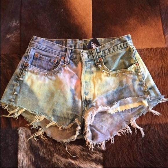 LF Levi highwasted shorts!
