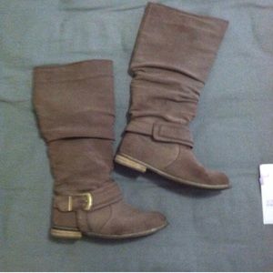 Amazing faux suede boots