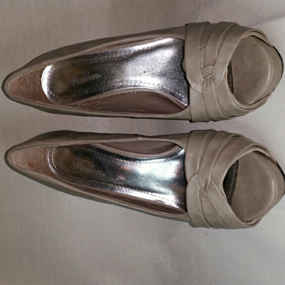 Pumps - Picture 2 of 3