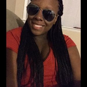 Meet your Posher, Naimah