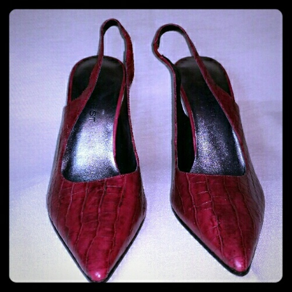 Shoes - Picture 1 of 2