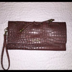 Jessica Simpson clutch