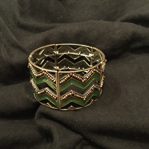 Chevron Green Bracelet NWOT - Picture 2 of 2