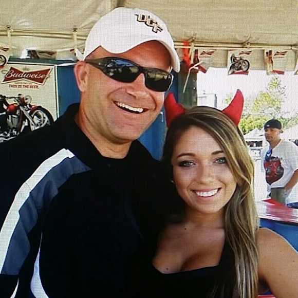 Meet your Posher, Chris - Suggested User. - Picture 4 of 8