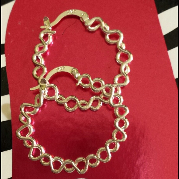Chic hoop earrings