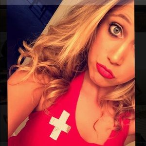 Meet your Posher, Adriianna