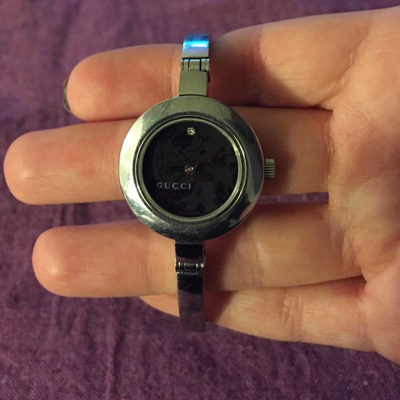 Gucci bangle watch main image 3