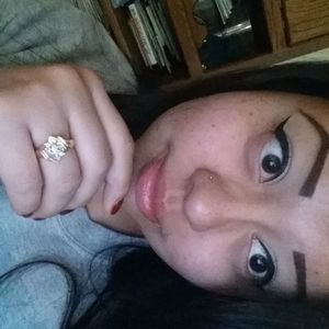 Meet your Posher, Cassandra