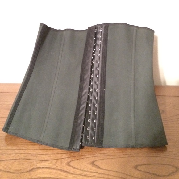 Waist trainer small