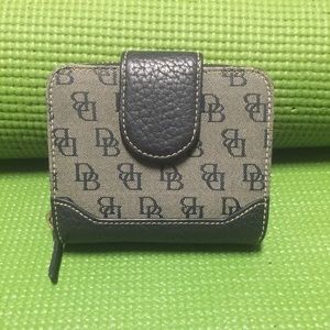 Dooney & Bourke signature logo zip wallet