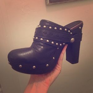 Vince Camuto Authentic Funky Leather Clogs