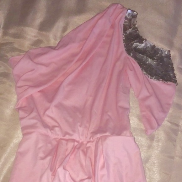 One shoulder short dress