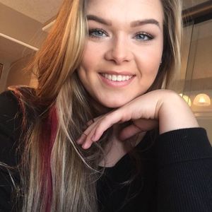 Meet your Posher, Alexia