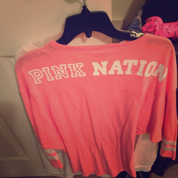 Vs pink shirt