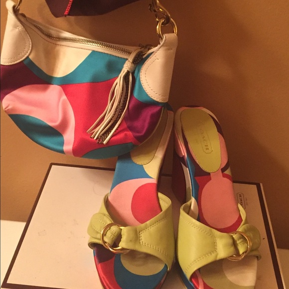 Coach silk multi with handbag - Picture 1 of 3
