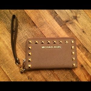 Michael Kors Wristlet Wallet