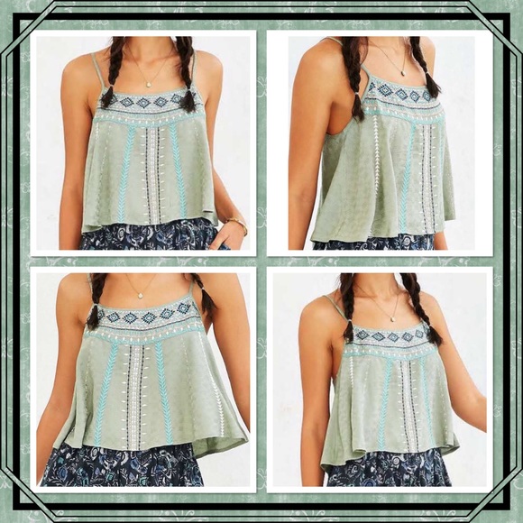 🌺HOST PICK X 3🌺Zodiac Cami from Urban Outfitters - Picture 4 of 4