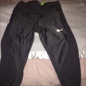 Nike dri-fit cropped leggings