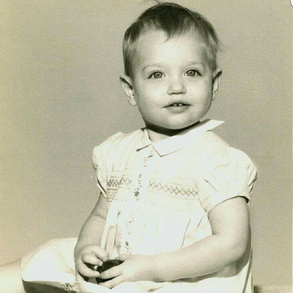 Meet your Poshmark Ambassador 2 Seller, Kimberly - Picture 4 of 8