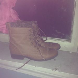 Light brown MUDD ankle boots. Casual.