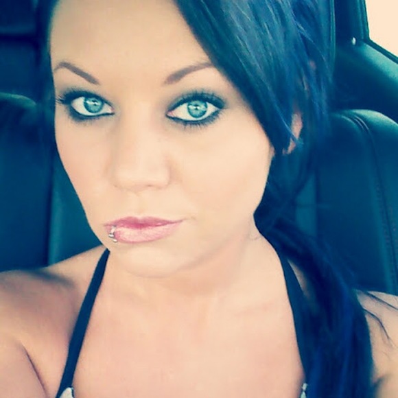 Meet your Posher, Ashley - Picture 1 of 1