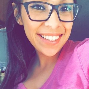 Meet your Posher, Vanessa