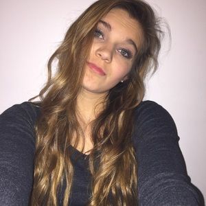 Meet your Posher, Olivia