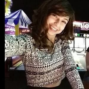 Meet your Posher, Yadira