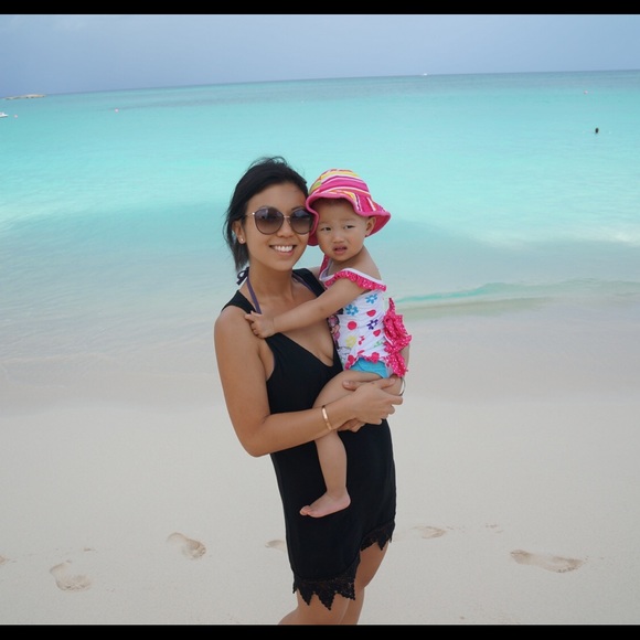 ☀️🌸Meet your Posher, Jennifer🌸☀️ - Picture 2 of 4