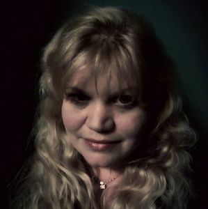 Meet your Posher, Chrystal