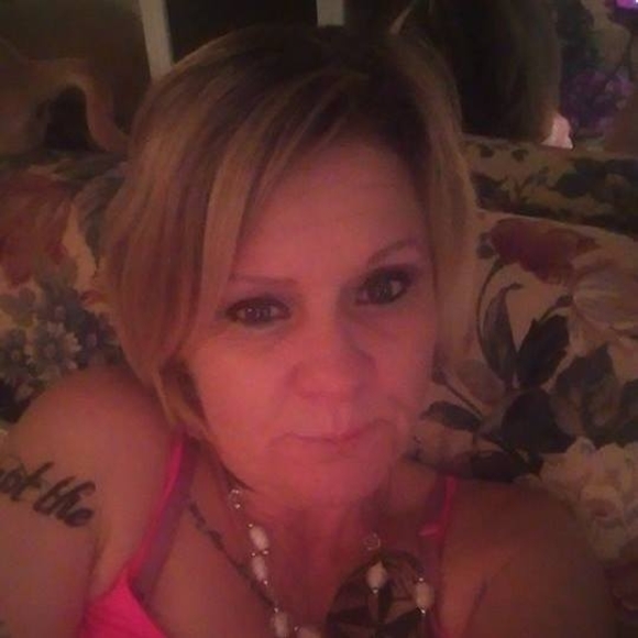 Meet your Posher, Leigh - Picture 1 of 1