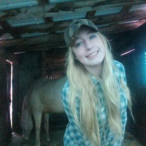 Meet your Posher, Dakota