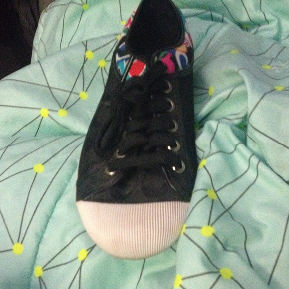 Size 7 Coach tennis shoes