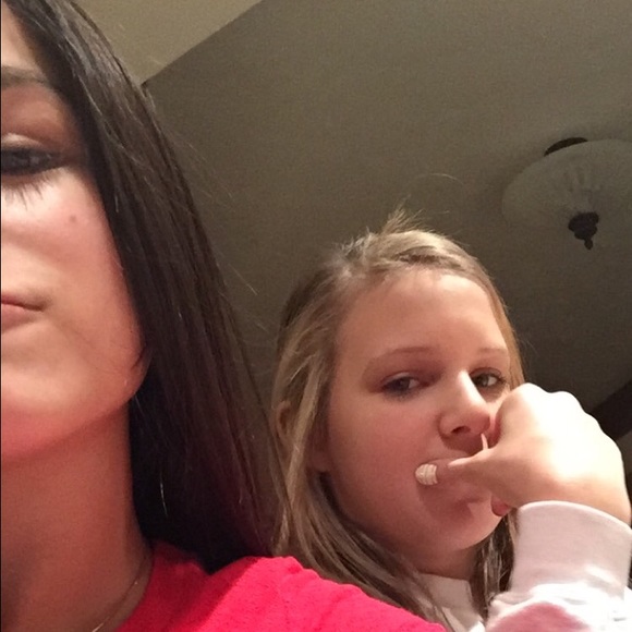 Meet your Posher, Claudia