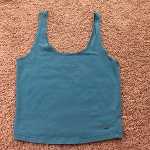2 Crop tops