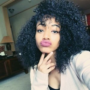 Meet your Posher, Aja