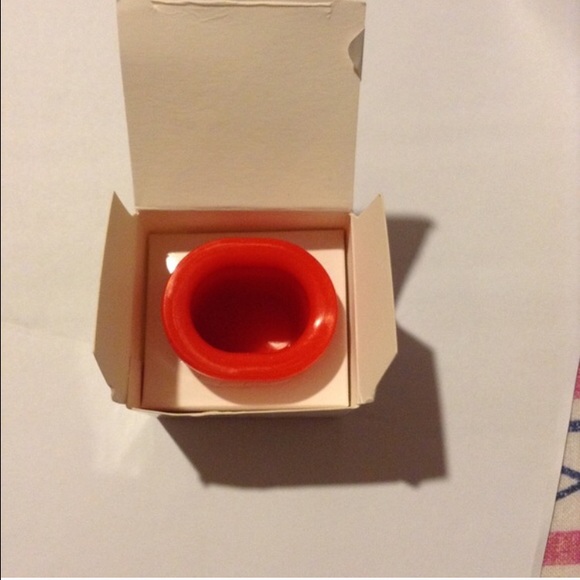 Lip plumper size Small