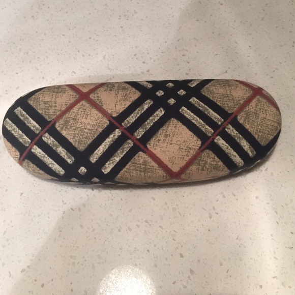 Burberry sunglasses - Picture 3 of 3