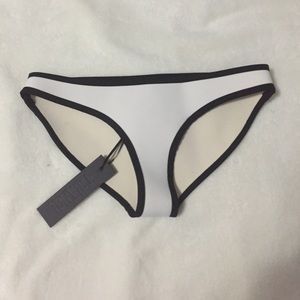 Triangl white bottom