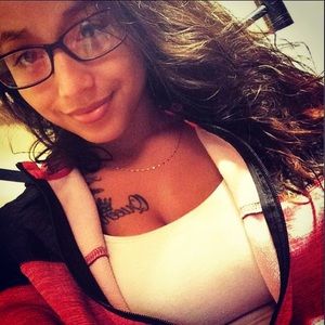 Meet your Posher, Ajaleann