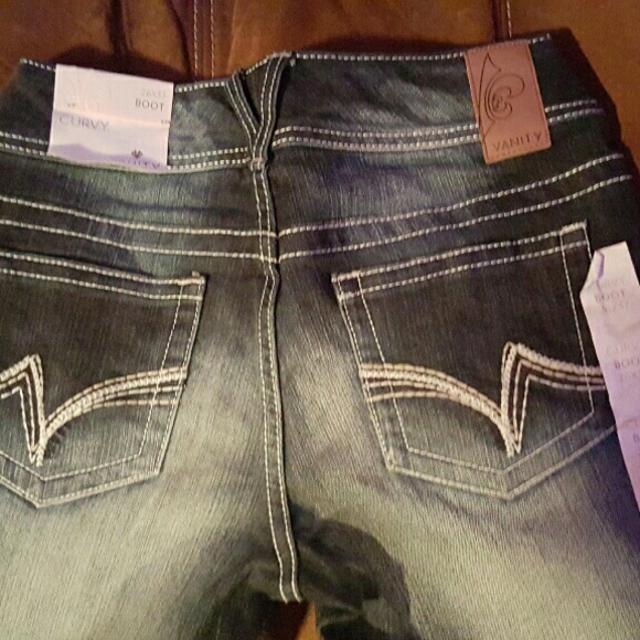 Vanity jeans 26x37