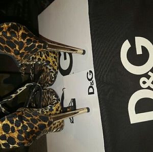 ****SOLD*** D&G Leopard sandals