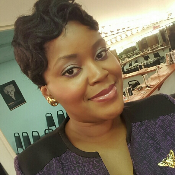 Meet your Posher, Lynn - Picture 3 of 4