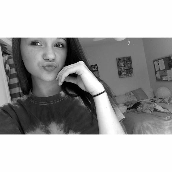 Meet your Posher, Ali - Picture 1 of 1