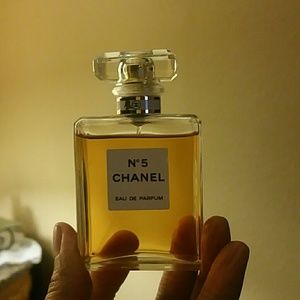 Chanel no 5 perfum