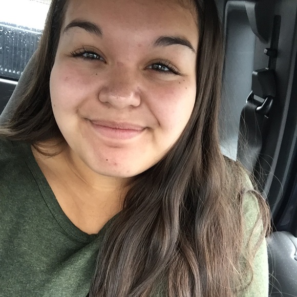 Meet your Posher, Kaitlin - Picture 1 of 1