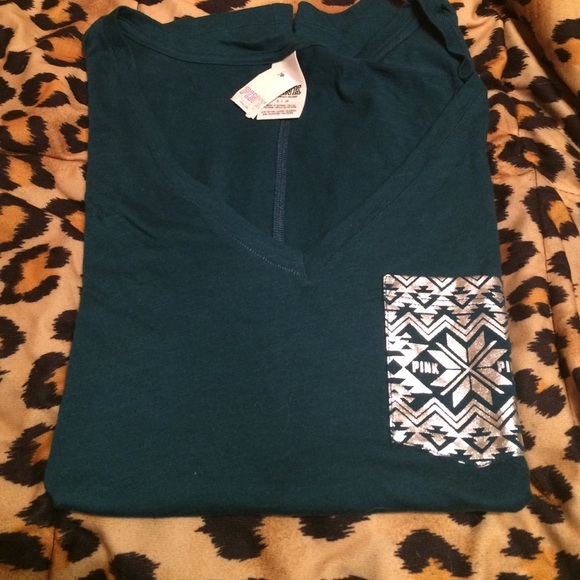 Green vs pink t shirt!