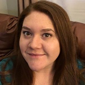 Meet your Posher, Maura